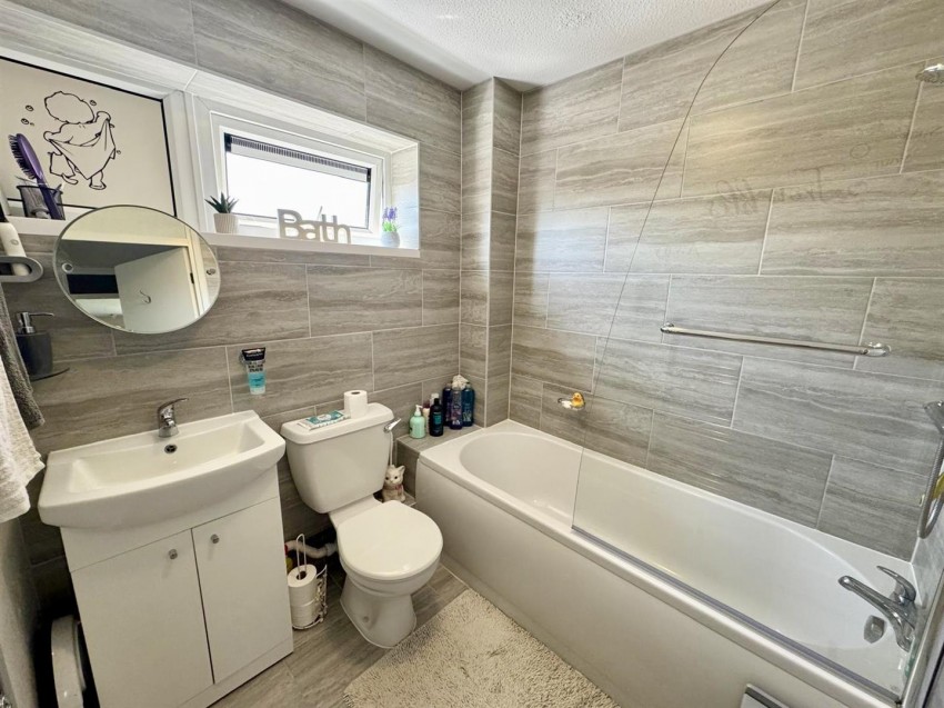 Images for Henray Avenue, Leicester