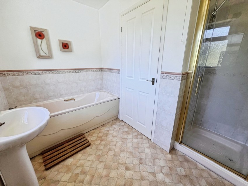 Images for Bradshaw Avenue, Glen Parva, Leicester